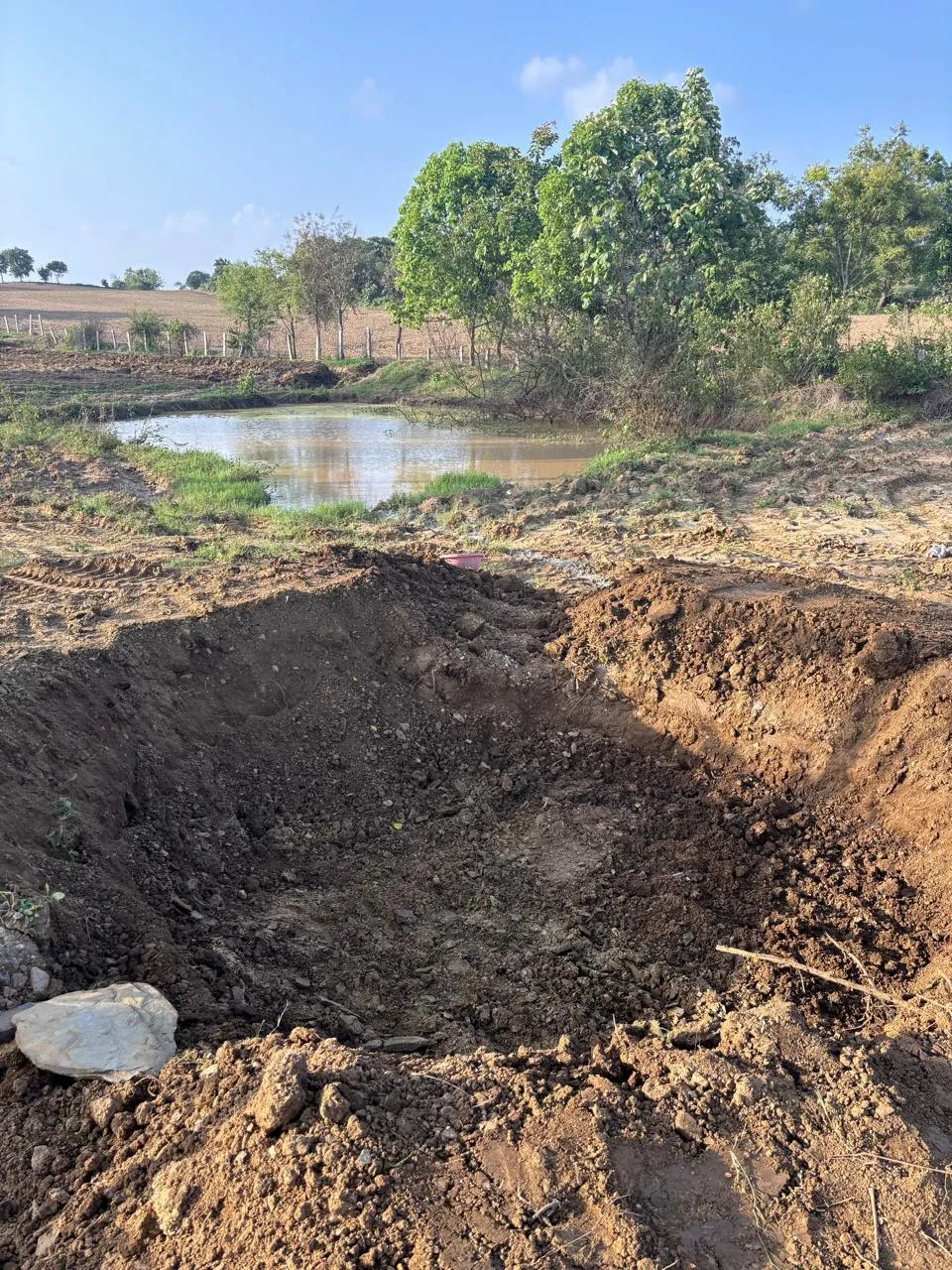 Bio-swale construction for rainwater harvesting